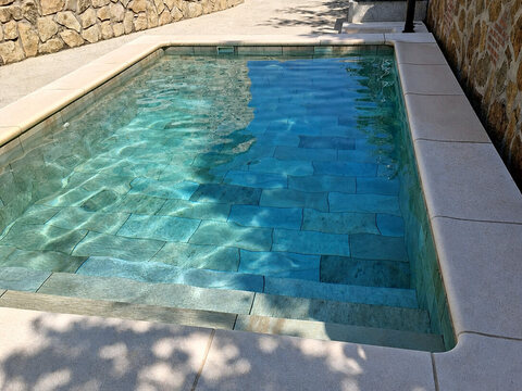 Piscina privada de Casa Rural El Cauce en Navaluenga